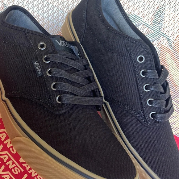 Vans Men’s Atwood
(12 Oz Canvas) Black/Gum
VN000TUYD8E Sneakers - Picture 8 of 16